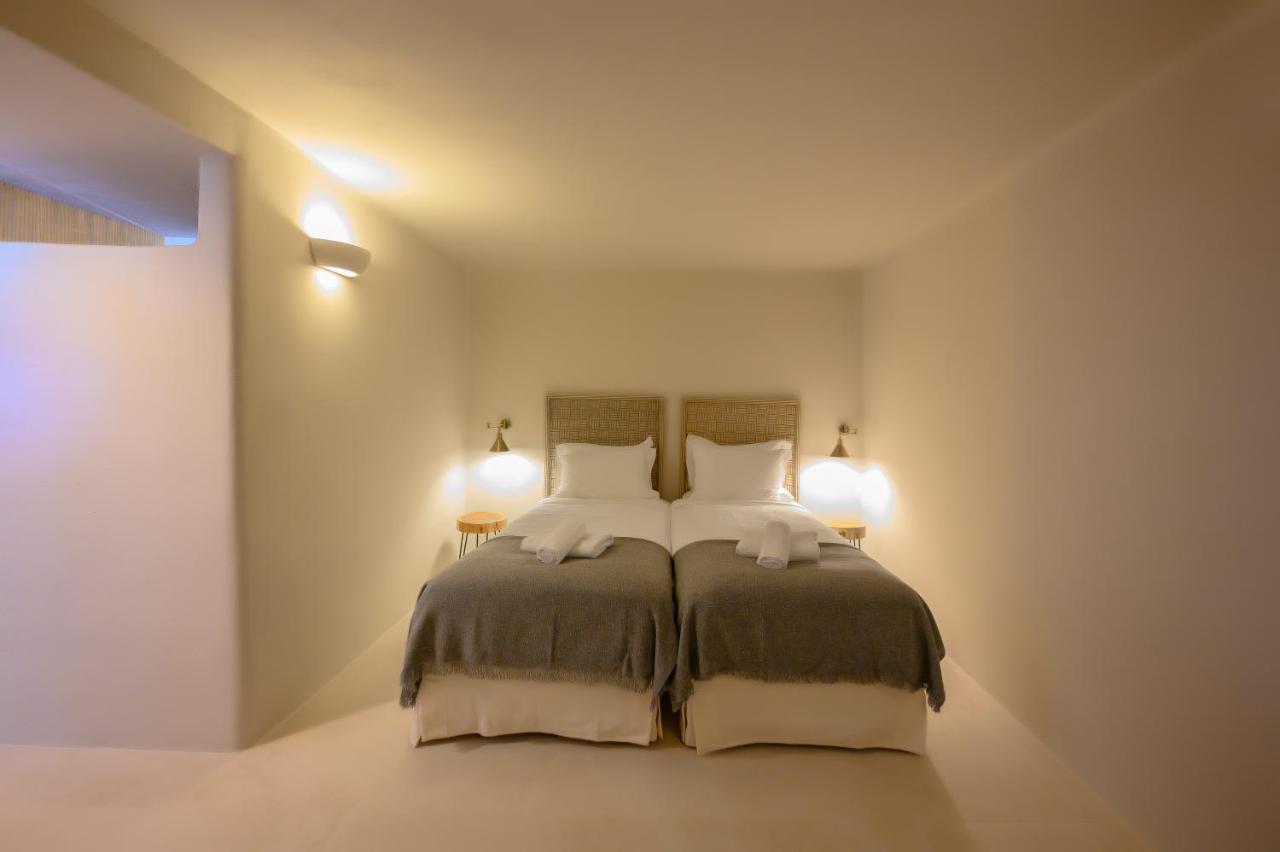 Elements Cave Suites Megalochori  Exterior foto
