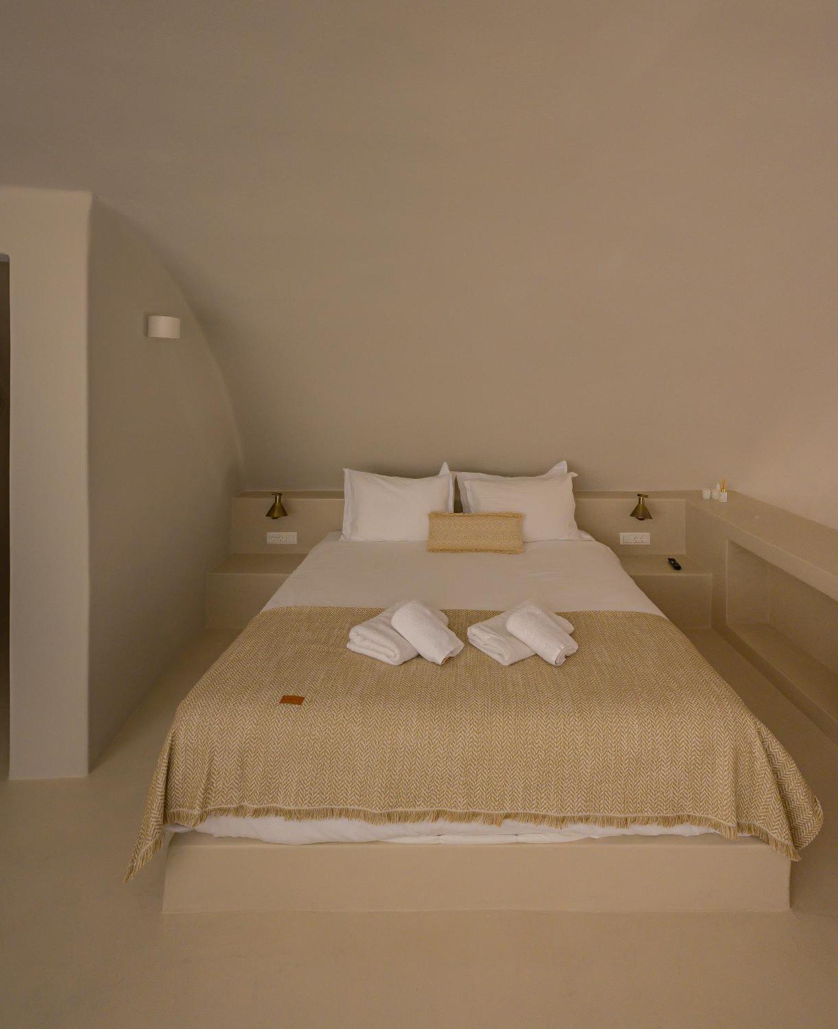 Elements Cave Suites Megalochori  Quarto foto